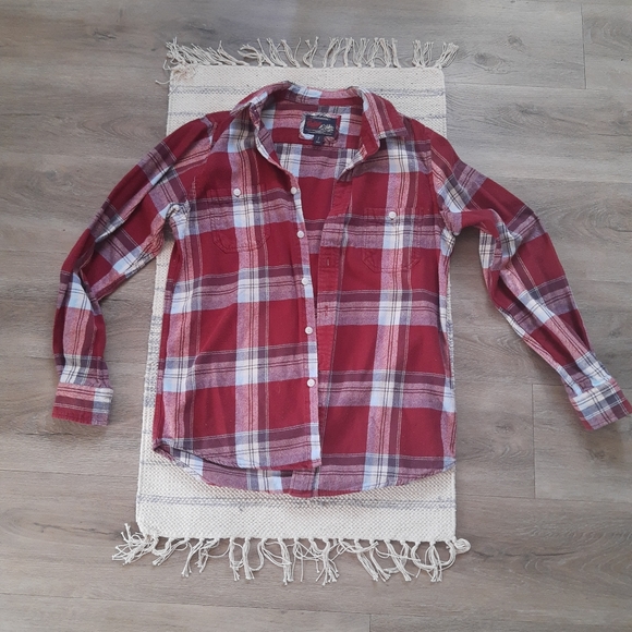 Red flannel shirt - Picture 10 of 11